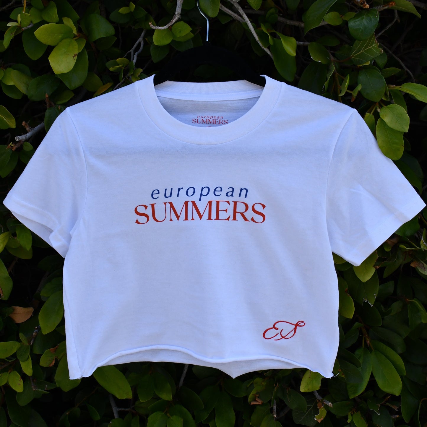 BEACH CLUB CROP TEE